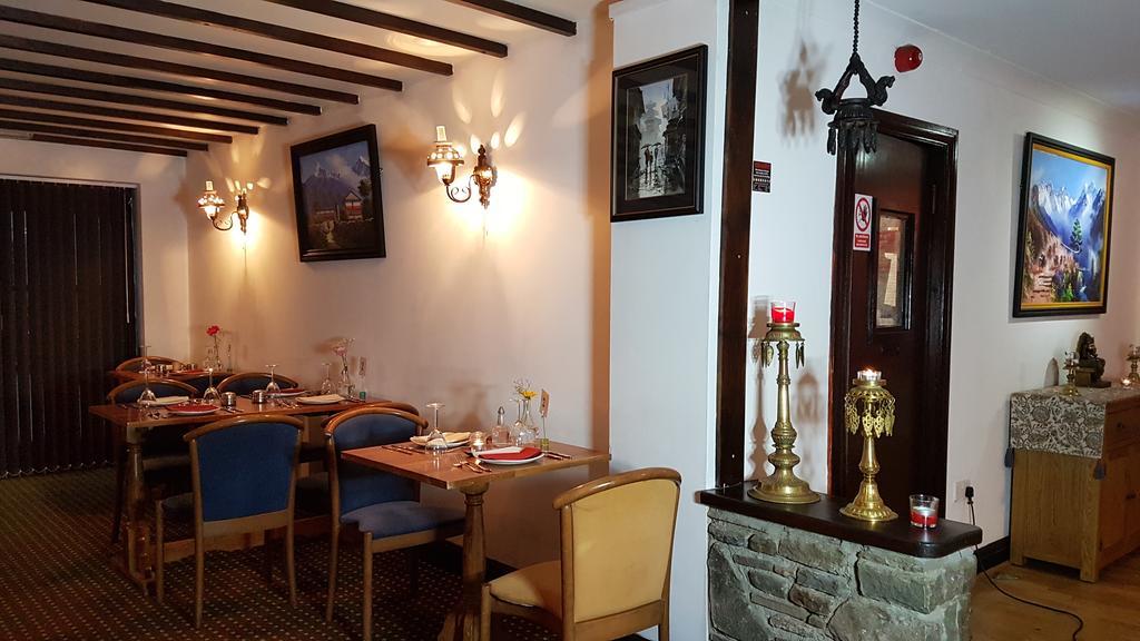 New Gurkha Inn Brecon Eksteriør billede