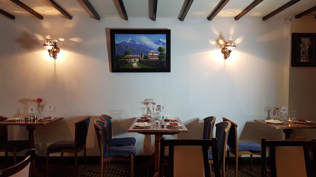 New Gurkha Inn Brecon Eksteriør billede
