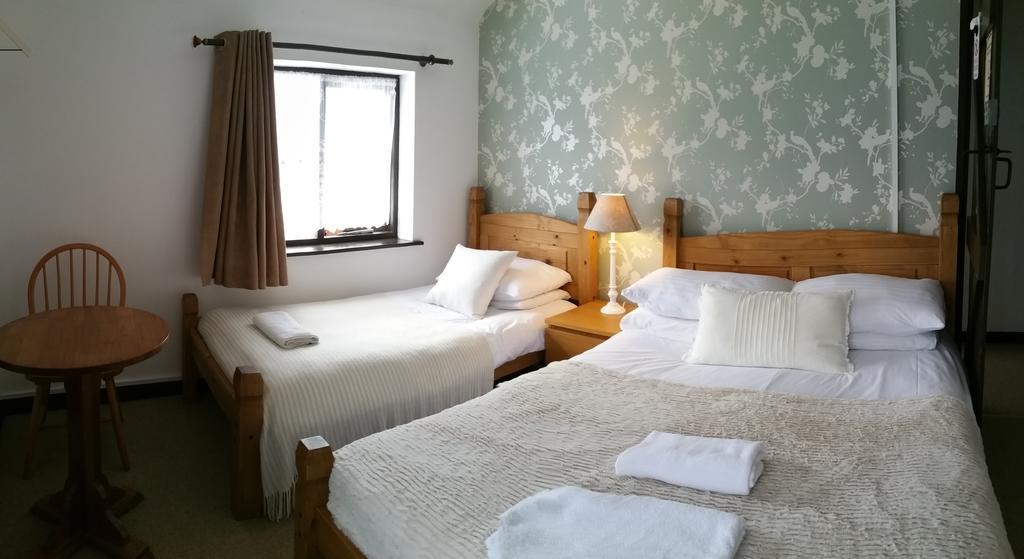 New Gurkha Inn Brecon Eksteriør billede